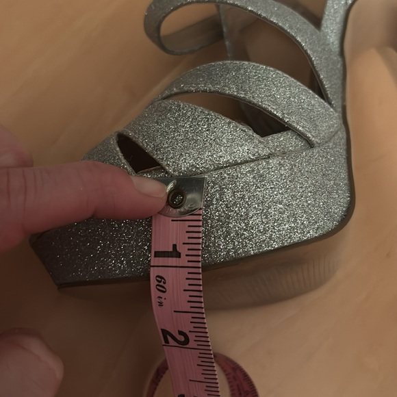 Steve Madden "uptowwn" heels - Picture 7 of 8